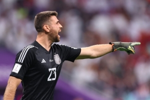 西蒙：保持状态库尔图瓦是世界最佳，他扑不到的球我们都扑不到